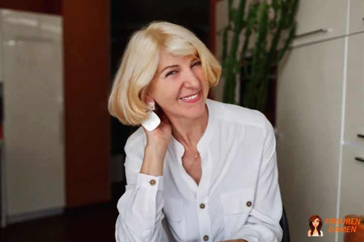 Dunkelblonde Haare für Frauen ab 40