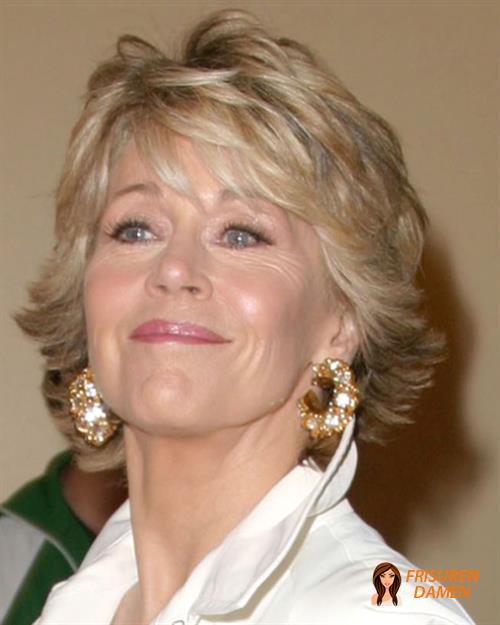 Abgeschrägter Bob mit vollem Pony für Frauen über 50