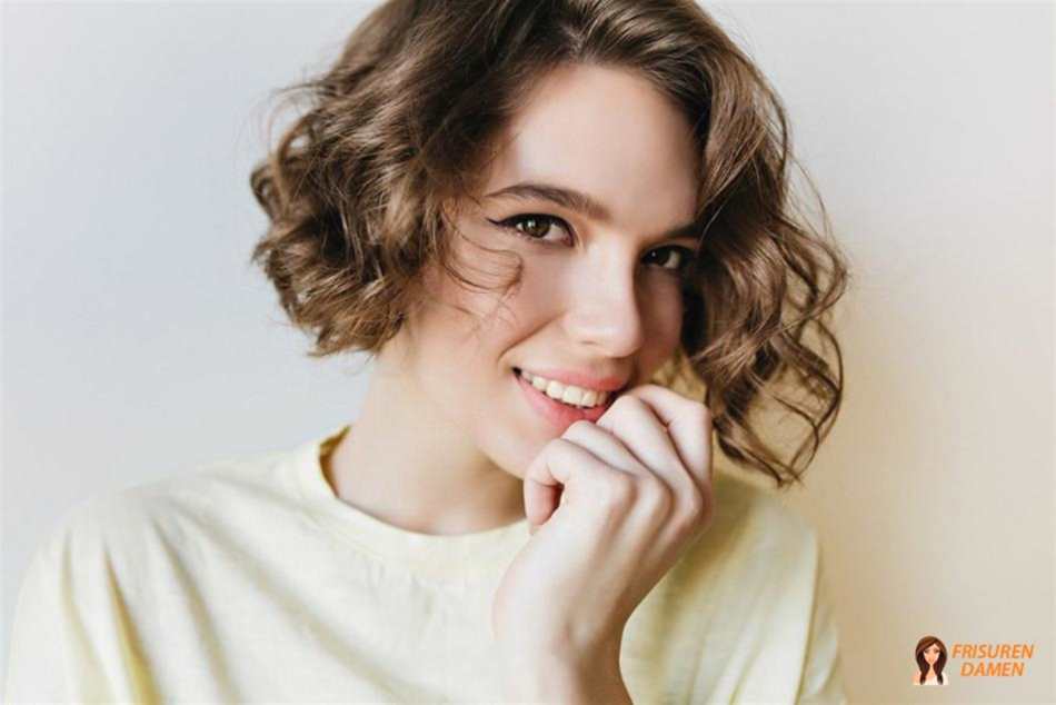 Asymmetrischer Kurzhaarschnitt für Frauen