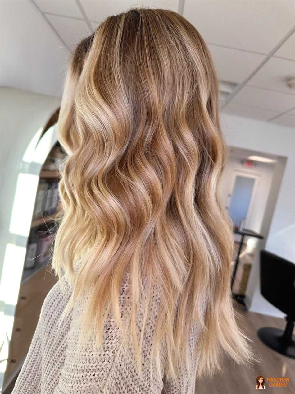 Balayage in schmutzigblondem Haar