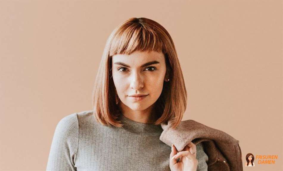 Blunt Cut als mittellange Frisur 2026 für Damen