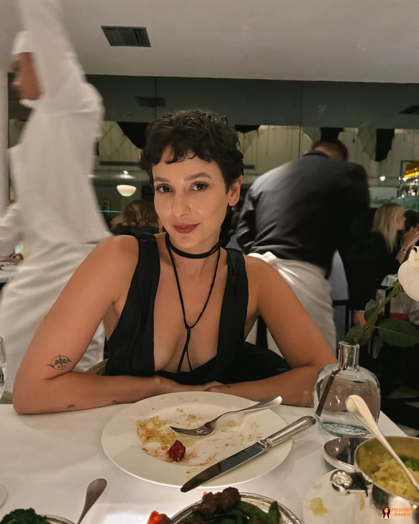 Der beste Pony für ovale Gesichter: Gerader Pony