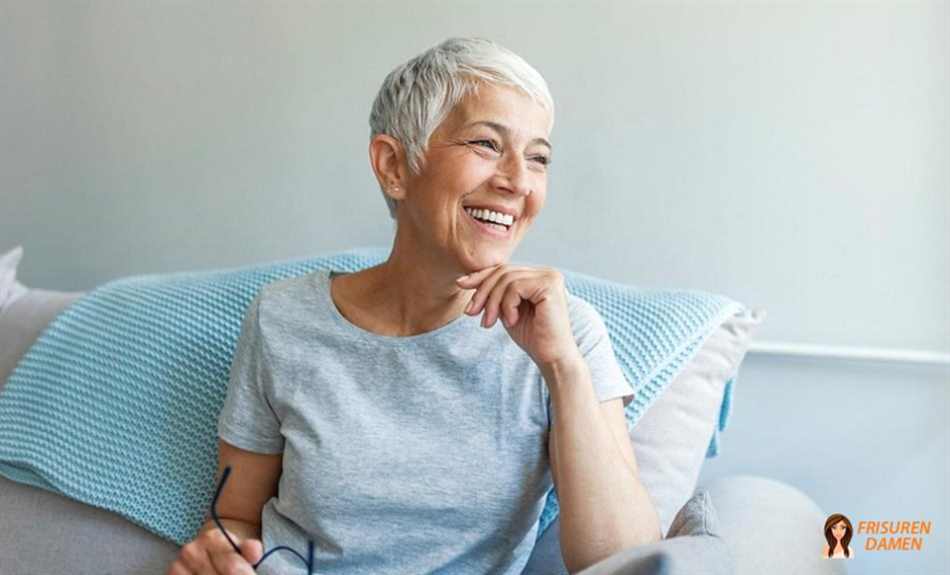 DIE 9 BESTEN FRISUREN FÜR FRAUEN ÜBER 60
