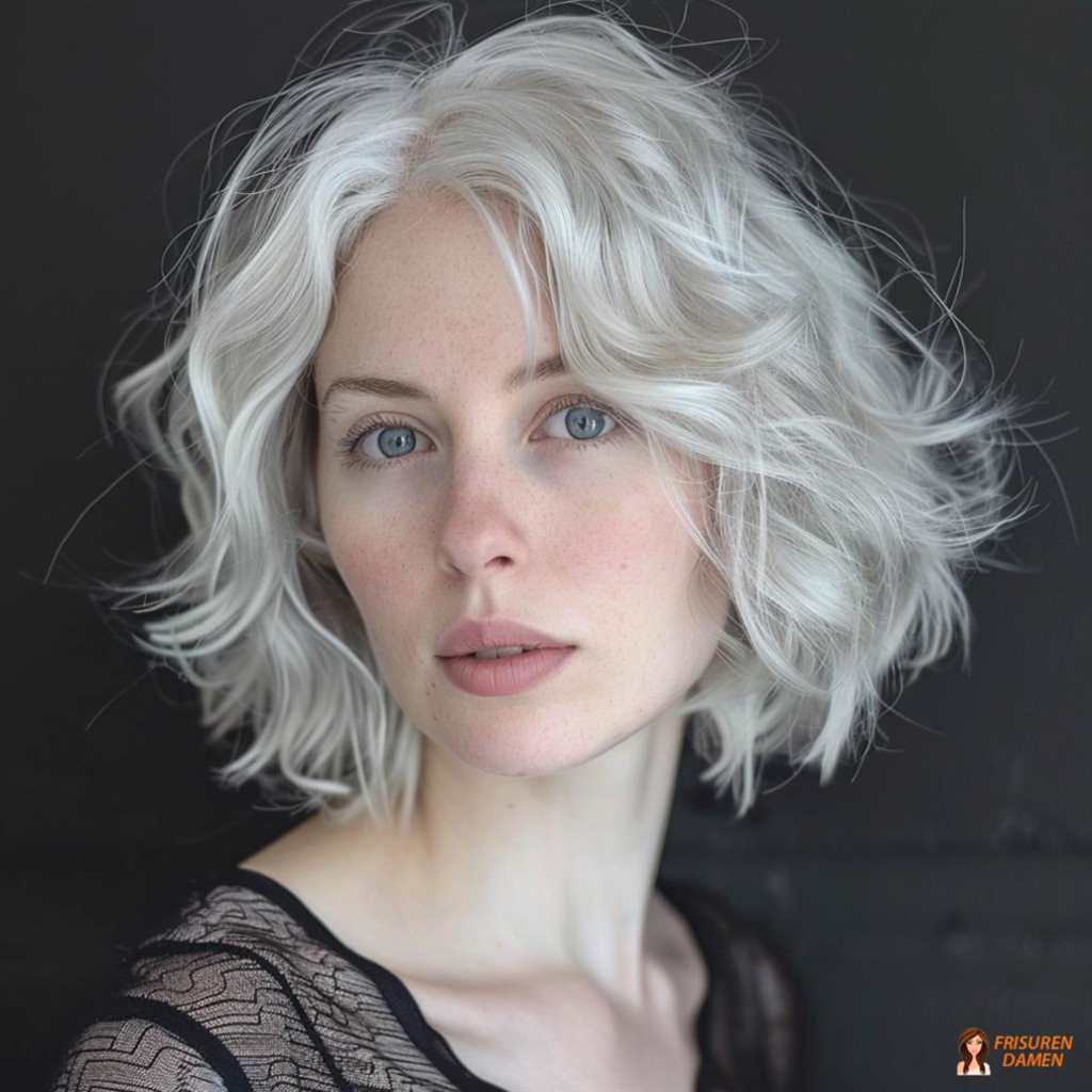 Eiskalte Eleganz graue Frisur mittellang