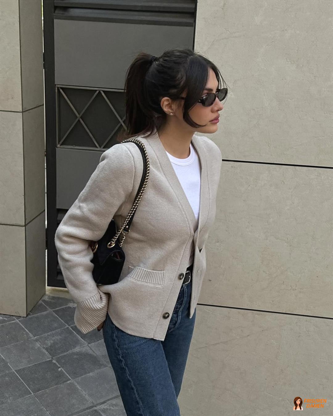 Curtain Bangs in eleganter Kinnlänge