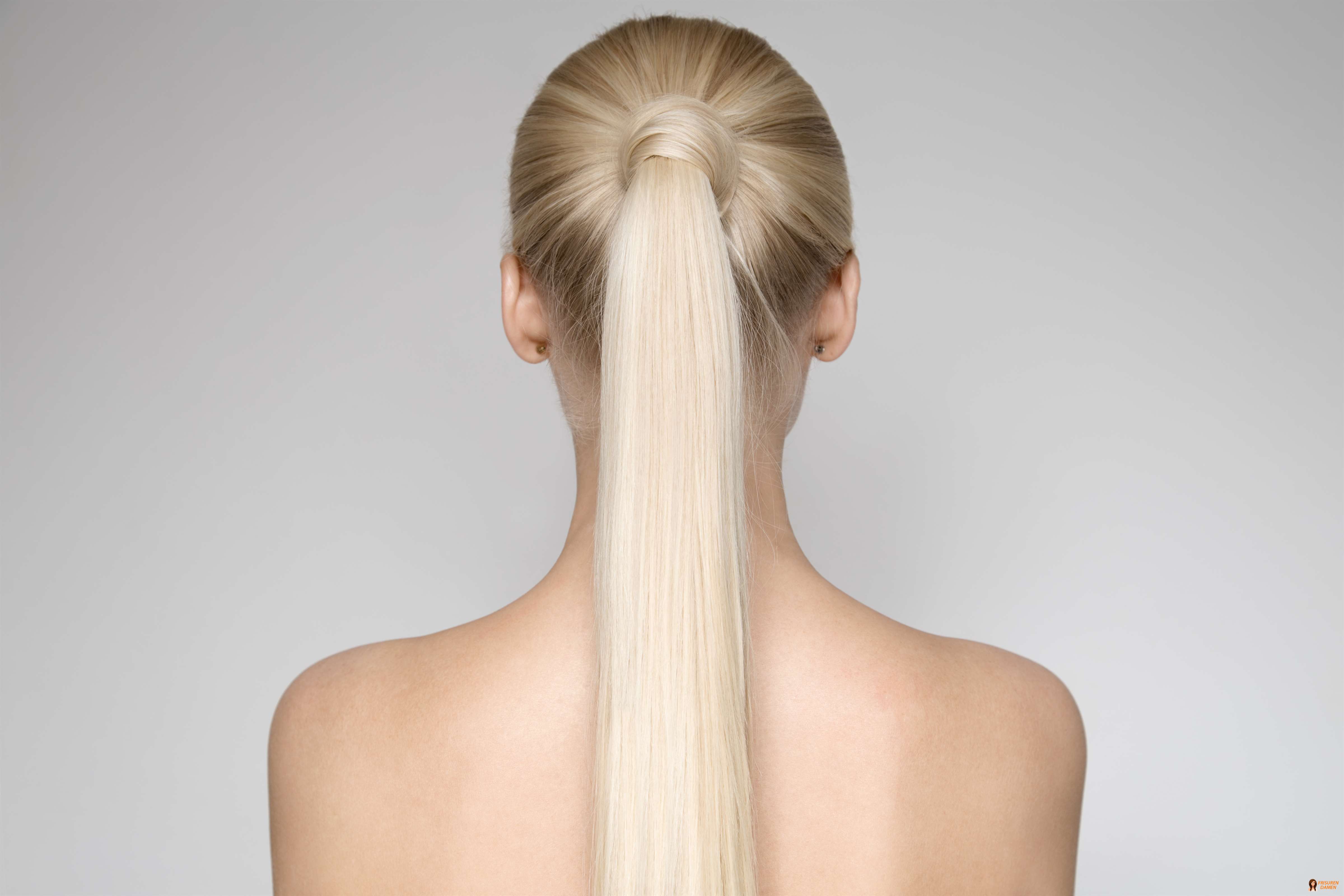 Eleganter Pferdeschwanz als Partyfrisur: glatt, sleek und edel für die Partynacht