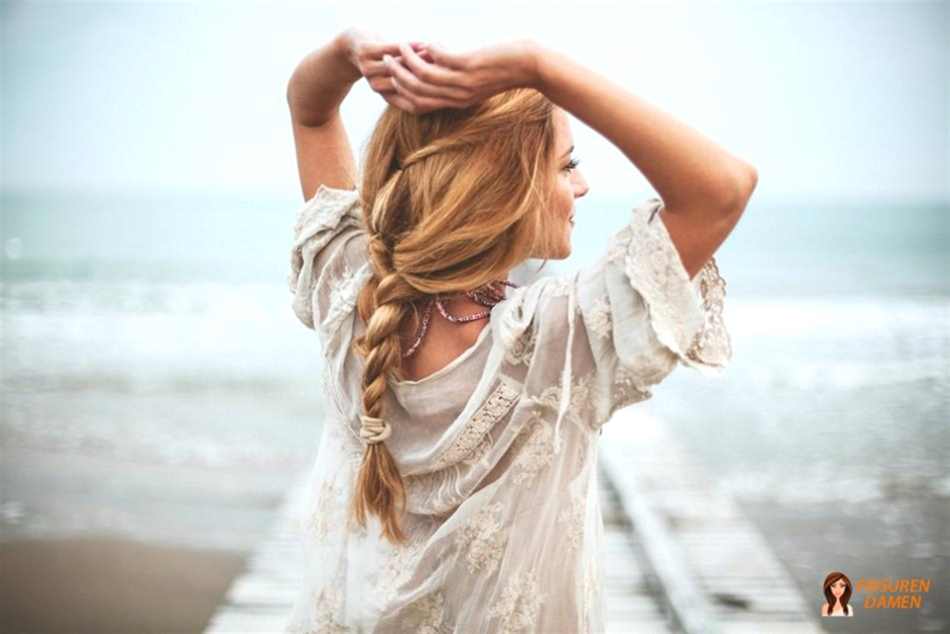 Erdbeerblond – warmer Blondton mit rötlichem Schimmer