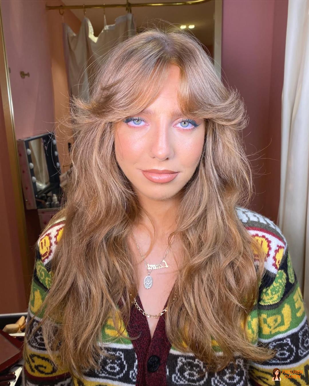 Federleichte Curtain Bangs