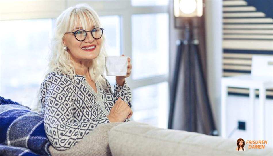 Feiner Pony – Frisur für Frauen über 70