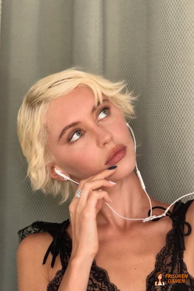 Gebleichter Pixie-Cut