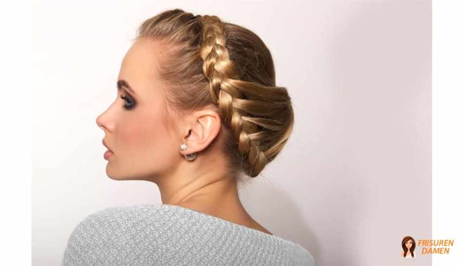 Geflochtene Hochsteckfrisur – luftige Sommerfrisur mit Zopfdetails
