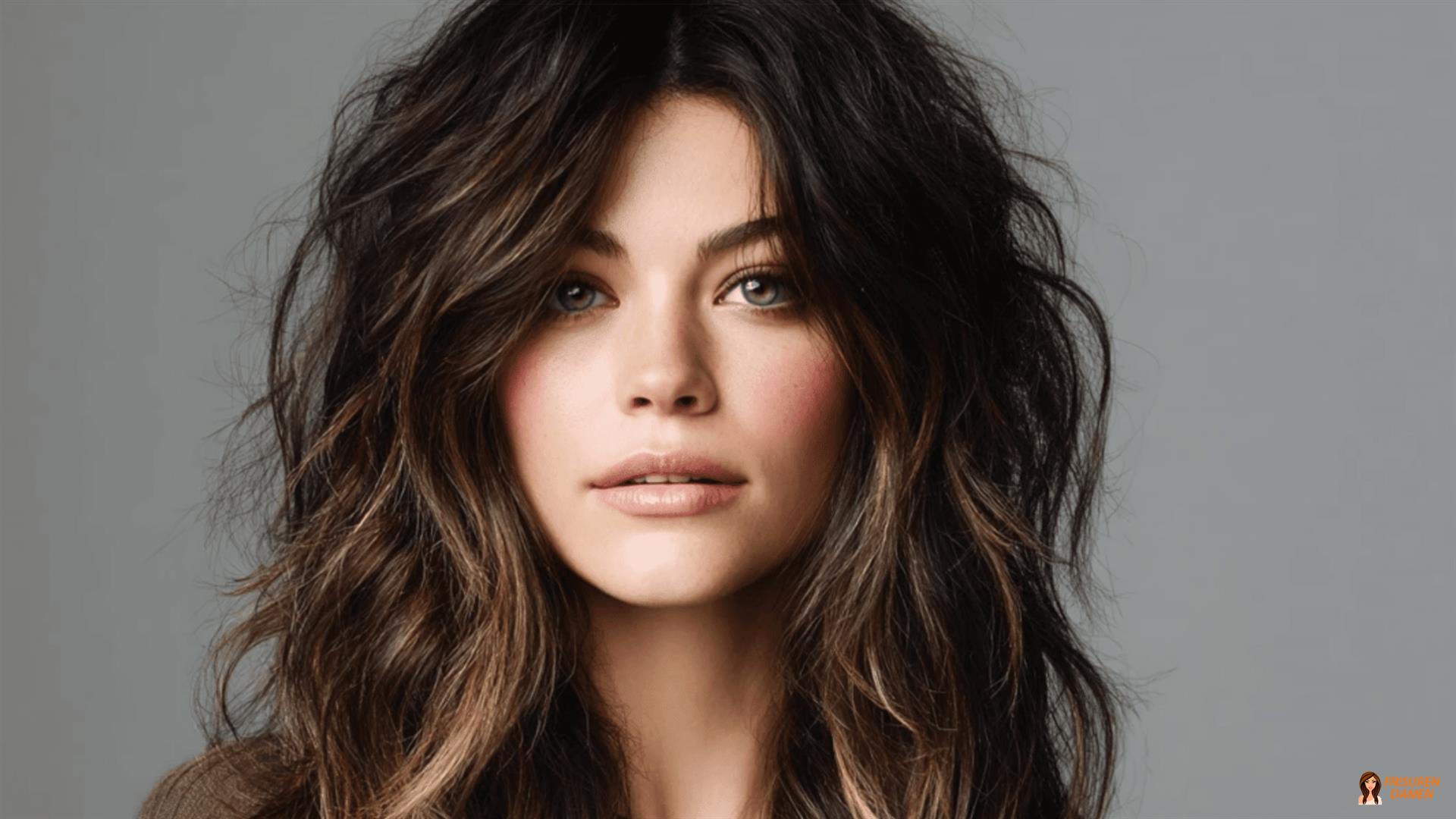 Gesichtsrahmender Stufen-Shag für Frauen