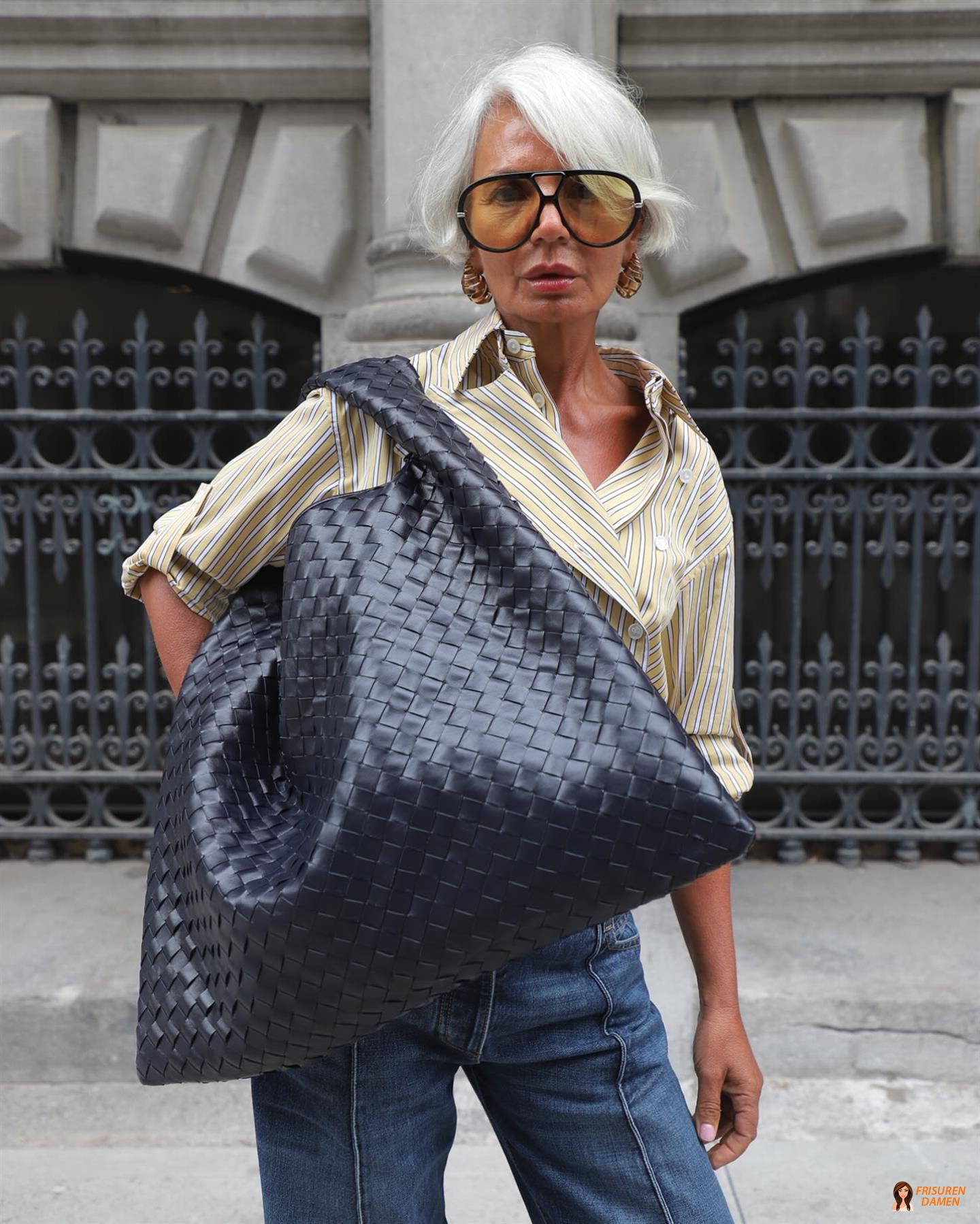 Bob mit Seitenscheitel und lockerem Pony für Frauen ab 50