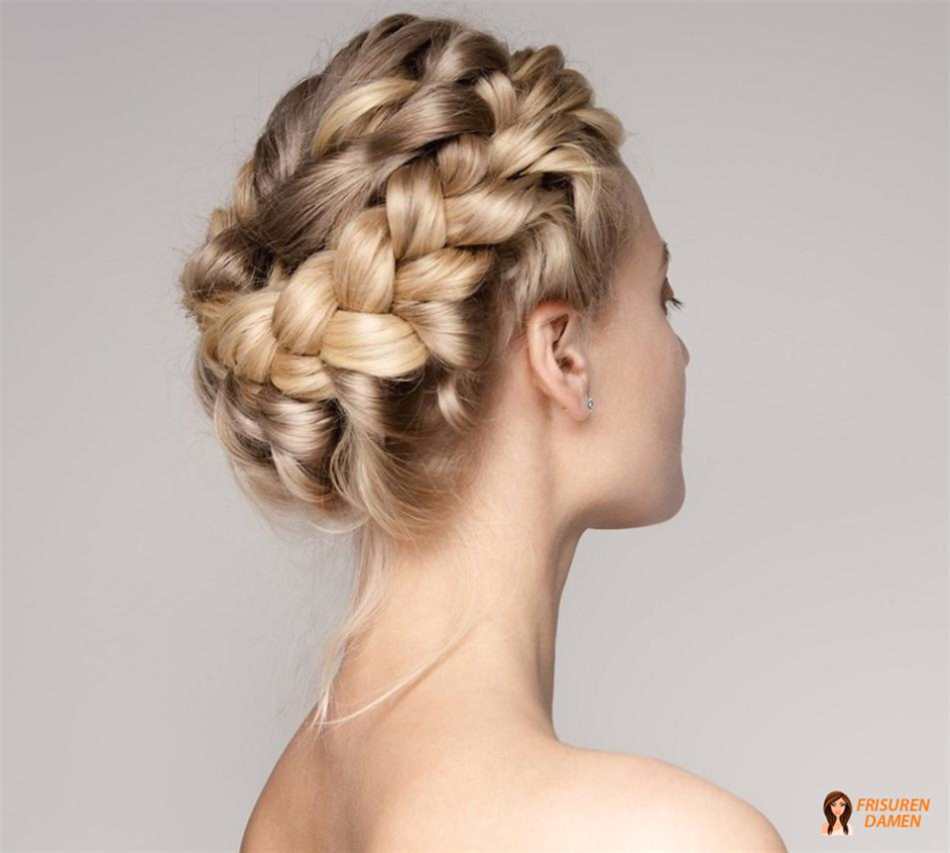 Griechischer Heiligenscheinzopf – festliche Weihnachtsfrisur