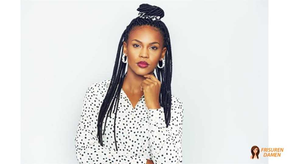 Halbhochgesteckter Dutt – luftige Sommerfrisur für heiße Tage