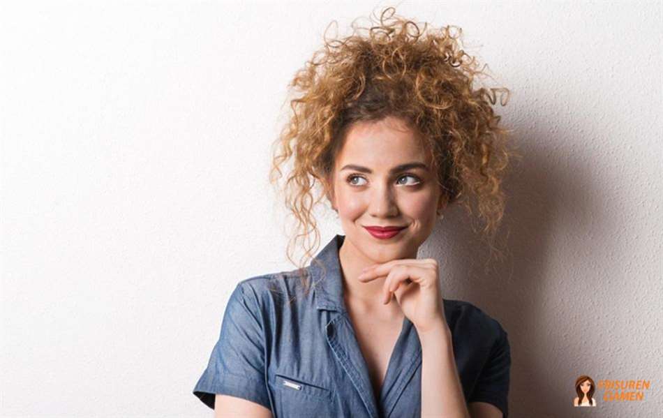 Hoher Pferdeschwanz Ananas-Dutt bei kratzigem Haar – schonender Style