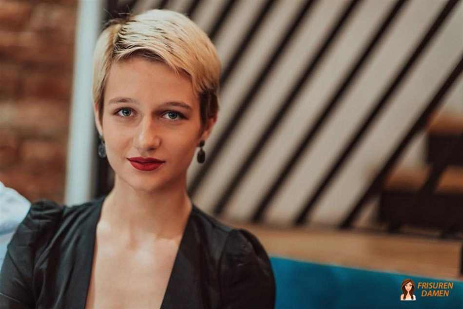 Elegante Hochzeitsfrisuren für Mädchen als Hochzeitsgast