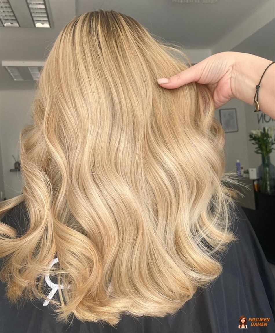 Ideen und Inspirationen für düstere Haarfarben