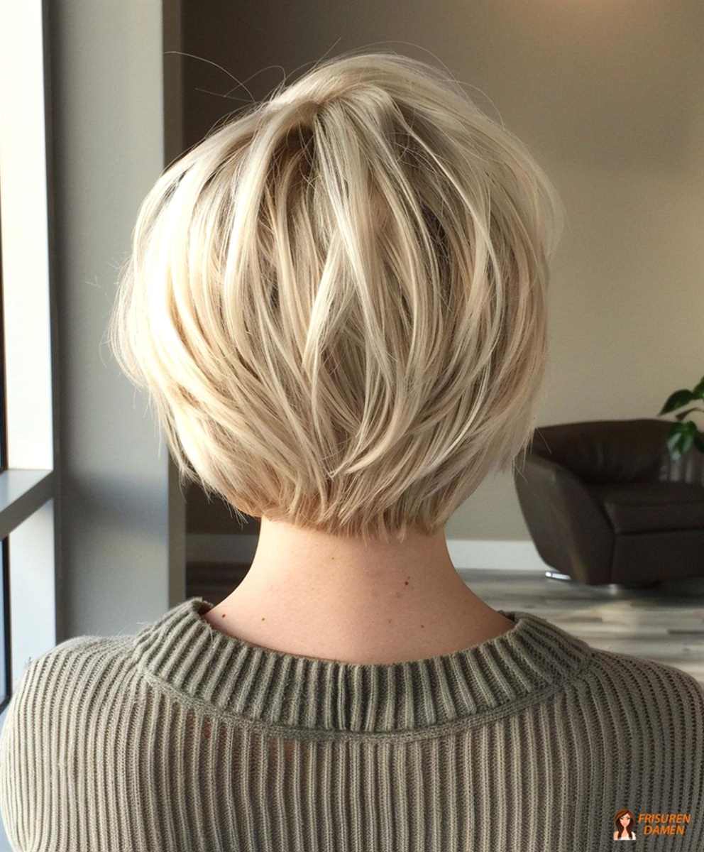 Kurz-Bob mit innovativem Volumenaufbau für Frauen, rückseitig rund geformt