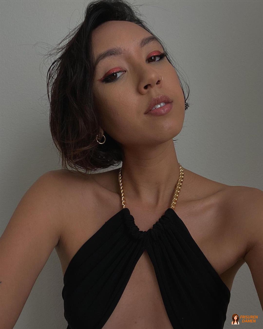 Kinnlanger Bob mit Seitenscheitel