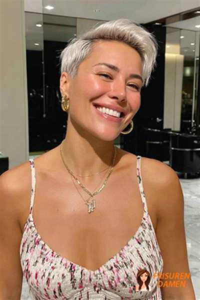 Klassischer eleganter Pixie Cut für Frauen 2026 mit klaren Konturen und gepflegtem Finish