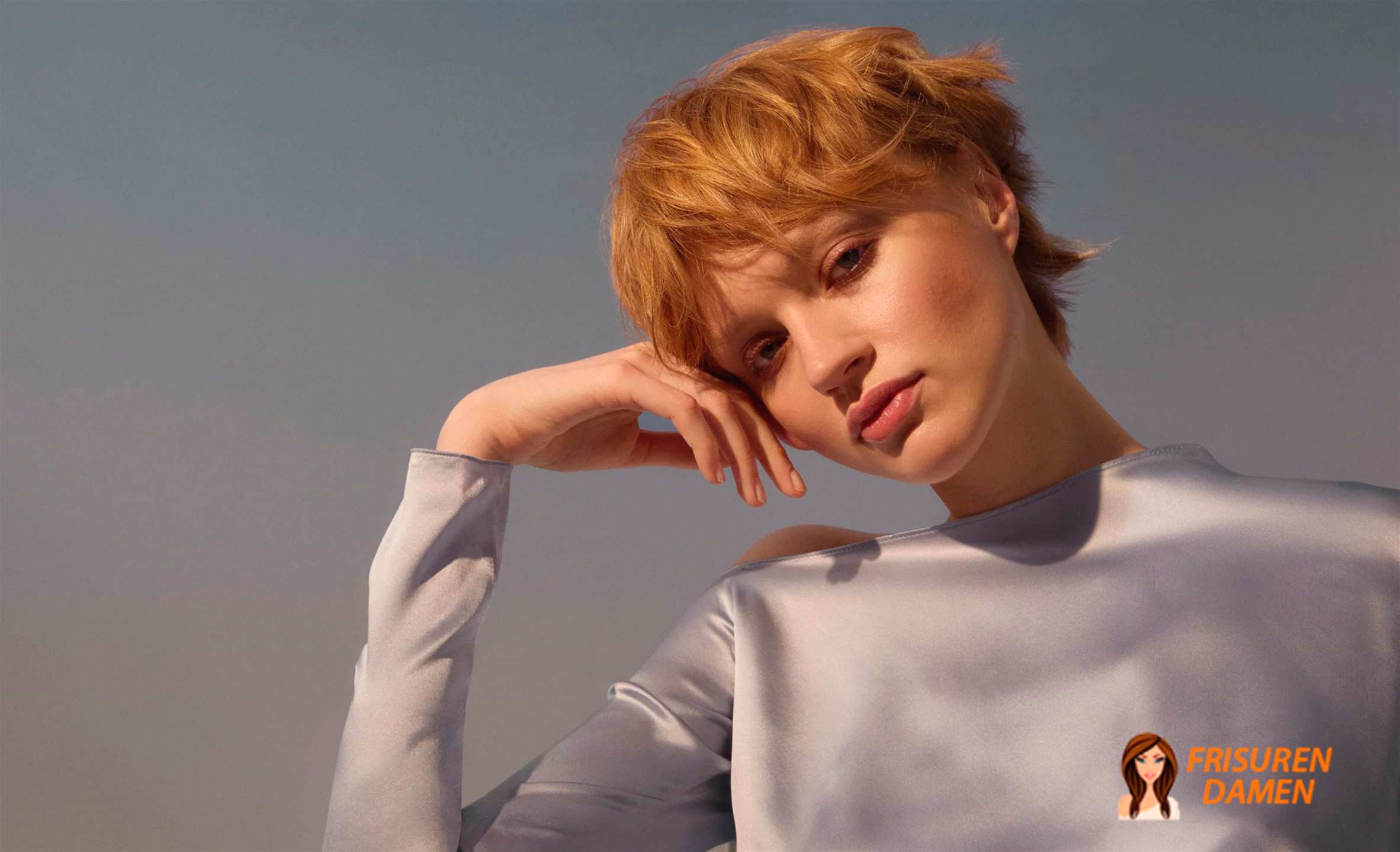 Moderne Kurzhaarfrisur für Frauen 2026 mit klarer Form und natürlicher Textur