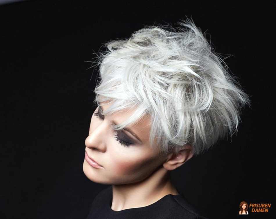 Lässiger Bixie – moderne Frisur für Damen