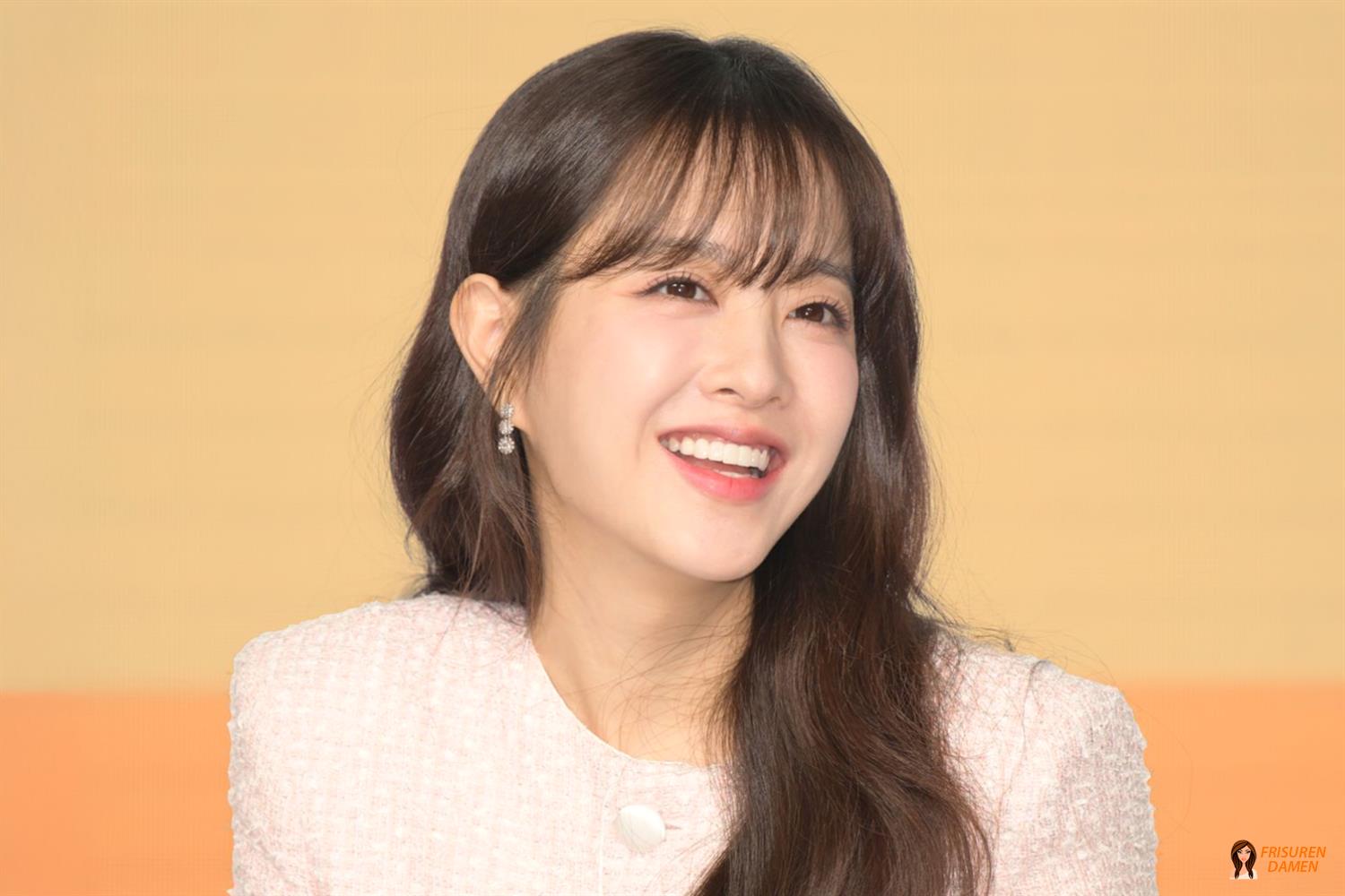 Lange Frisuren mit Pony für Frauen: Stilvolle Ideen 2026