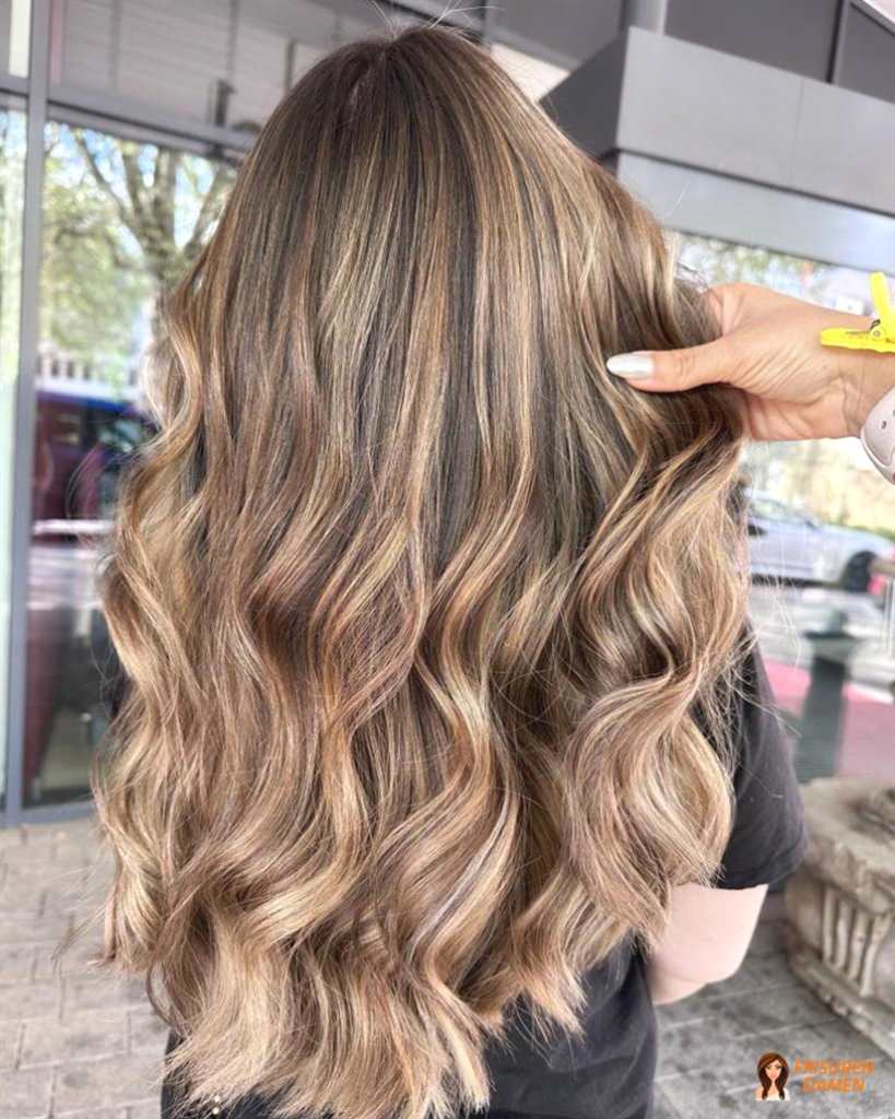 Lesen Sie auch: Pflege-Tipps für Frauen, damit kühle blonde Strähnen lange klar und aschig bleiben