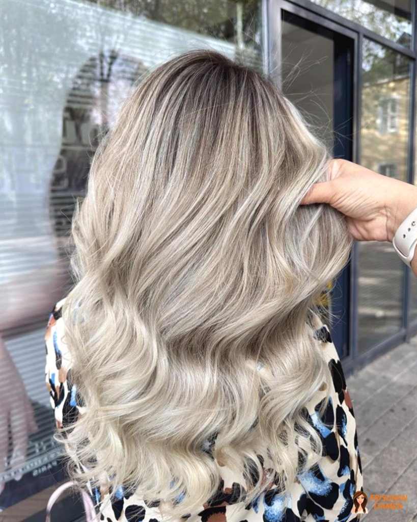 Lesen Sie auch: Winterhaarfarben 2026 für Frauen mit kühlen Nuancen, Highlights und modernen Looks