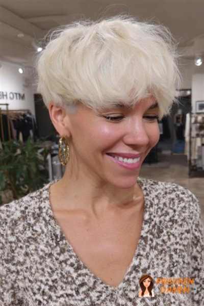 Lesen Sie auch – Pixie Cut Inspiration 2026 für Frauen mit Volumen, Pony und modernem Kurzhaar-Look