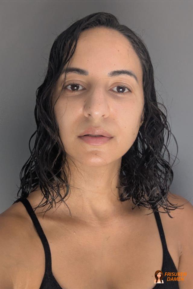 Feuchtigkeitsspendende Lockenpflege für Frauen mit kurzem Bob