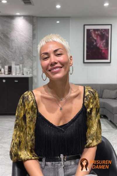 Moderner weicher Pixie Cut 2026 für Frauen mit sanften Konturen und natürlichem Volumen