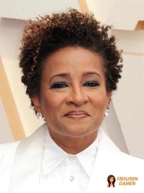 Naturlocken für Frauen über 50 mit natürlichem Volumen