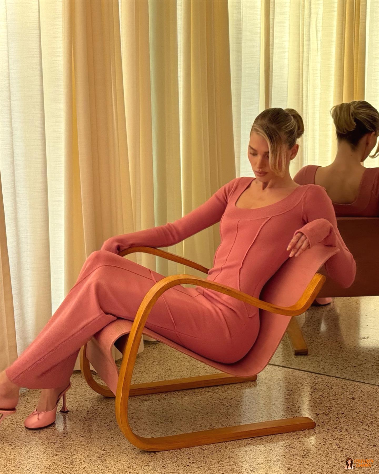 Pferdeschwanz bei Bob-Haarschnitt