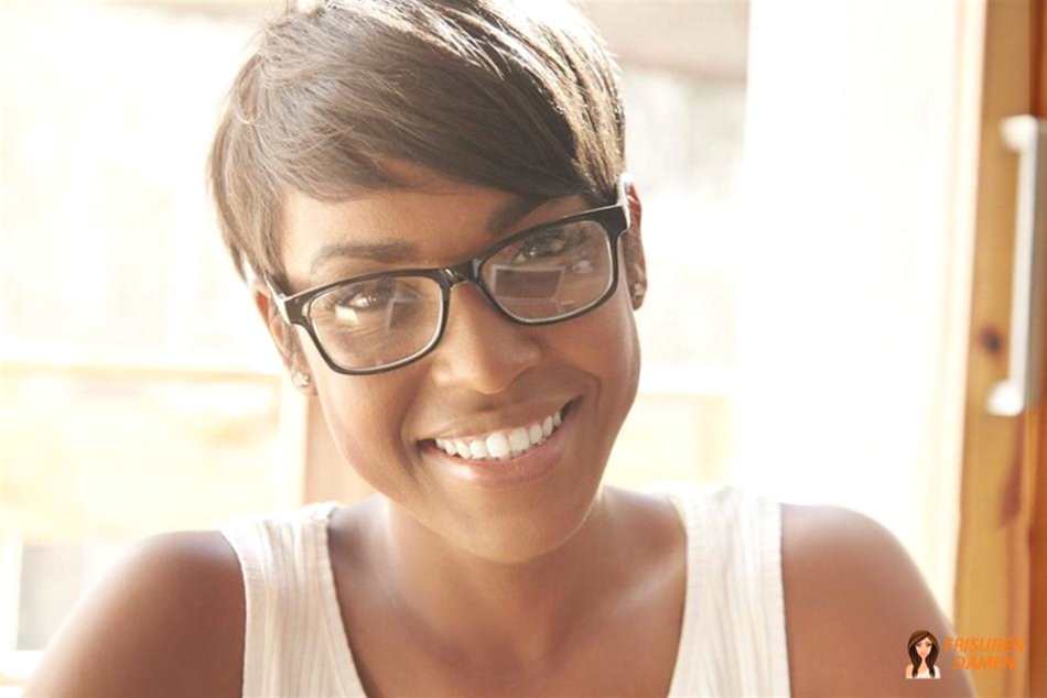 Pixie-Schnitt mit Pony – feminine Kurzfrisur für Damen