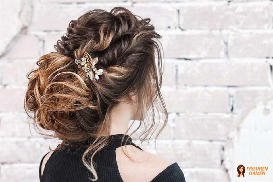 Romantischer geflochtener Dutt für Brautjungfern