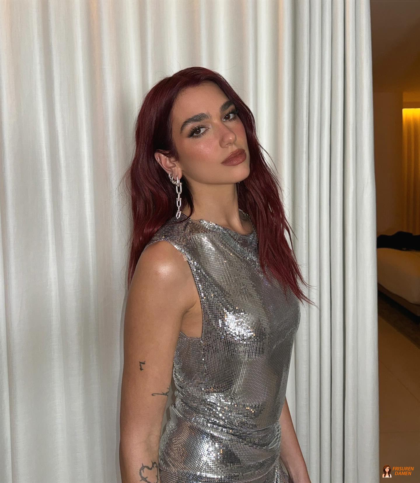 Rostiges Burgunderrot