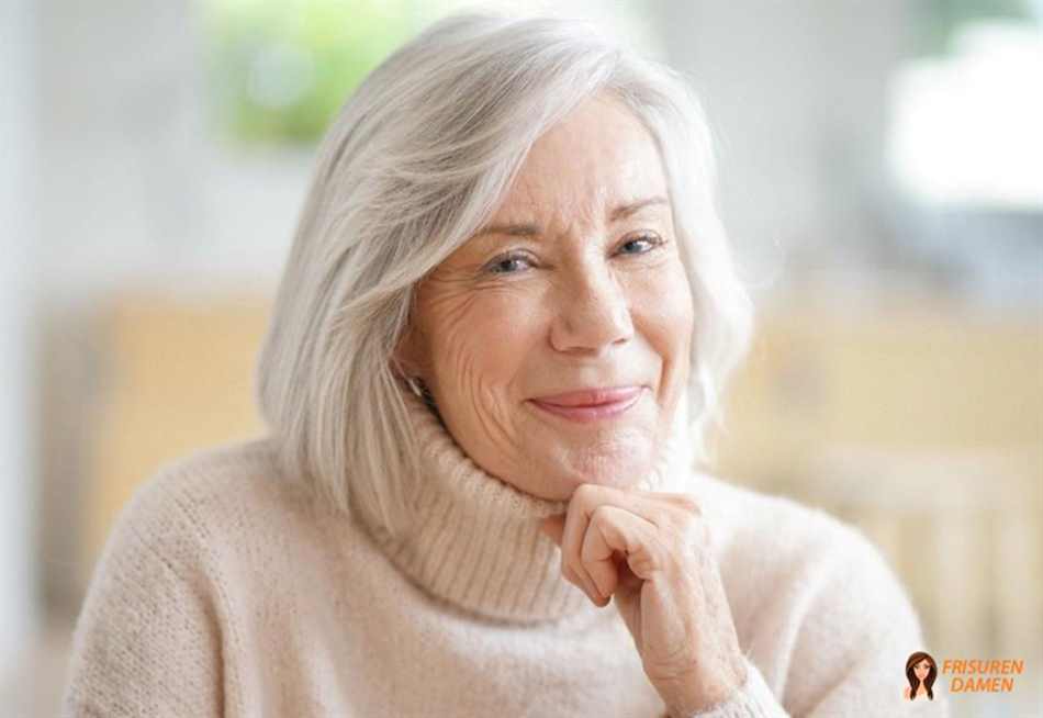 Seitlich gestufte Haare für Damen über 60