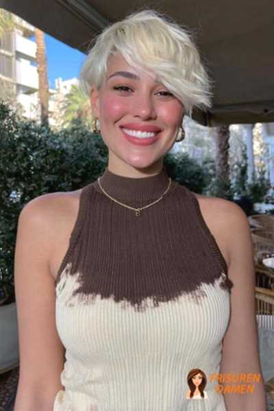 Seitlich gestylter Pixie Cut 2026 für Frauen mit fransigem Pony und hellem, modernem Finish