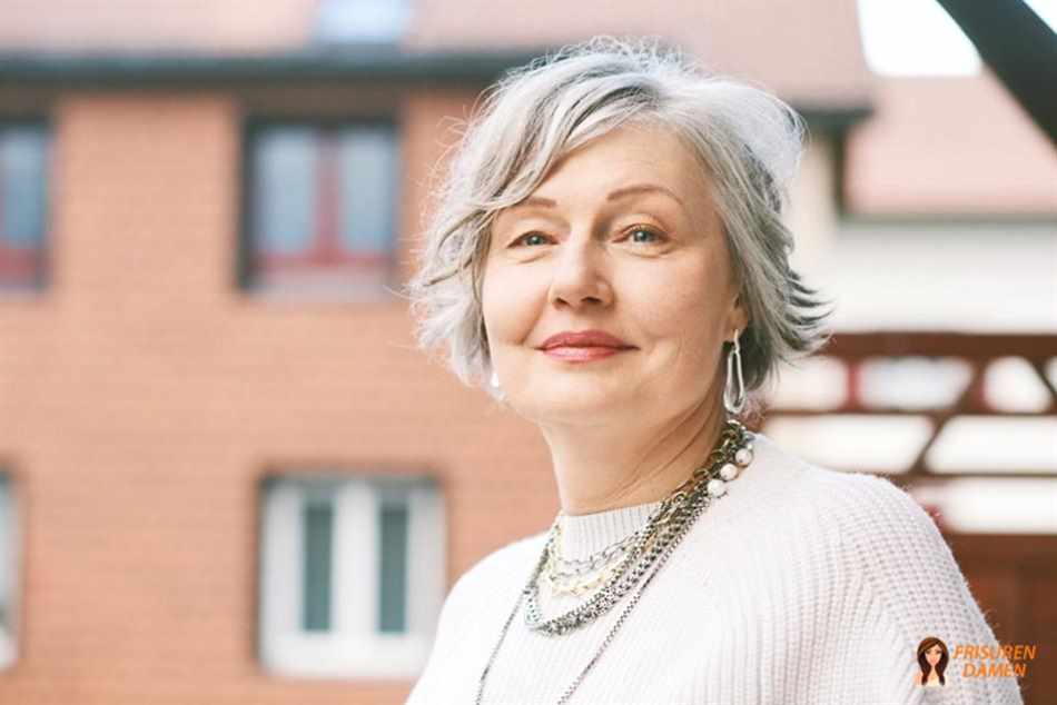 Straffer Bob – Frisur für Frauen über 70