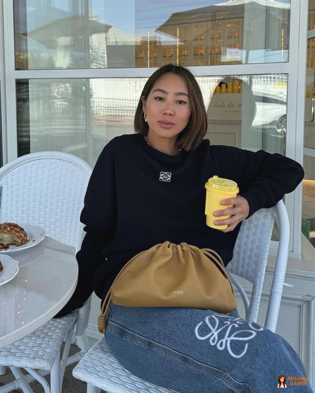 Stufenbetonter, gerader Bob