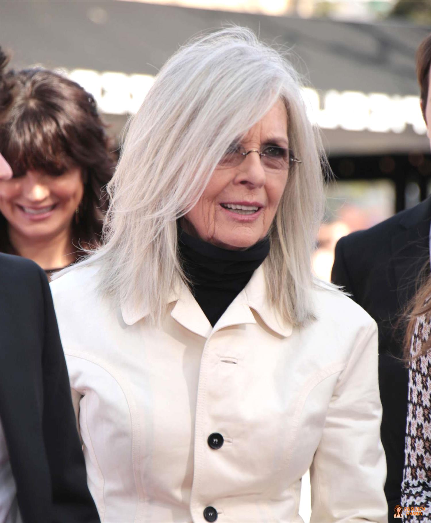 Stufenschnitt mit Seitenscheitel