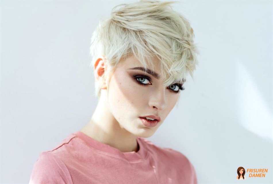 Gestufter Pixie für Frauen ab 40