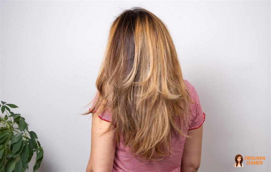 Stufenschnitte für langes Haar – Bewegung und Volumen für Damen