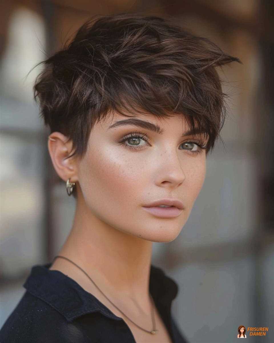 Strukturierter Pixie für Frauen mit natürlichem Volumen und definierter Form