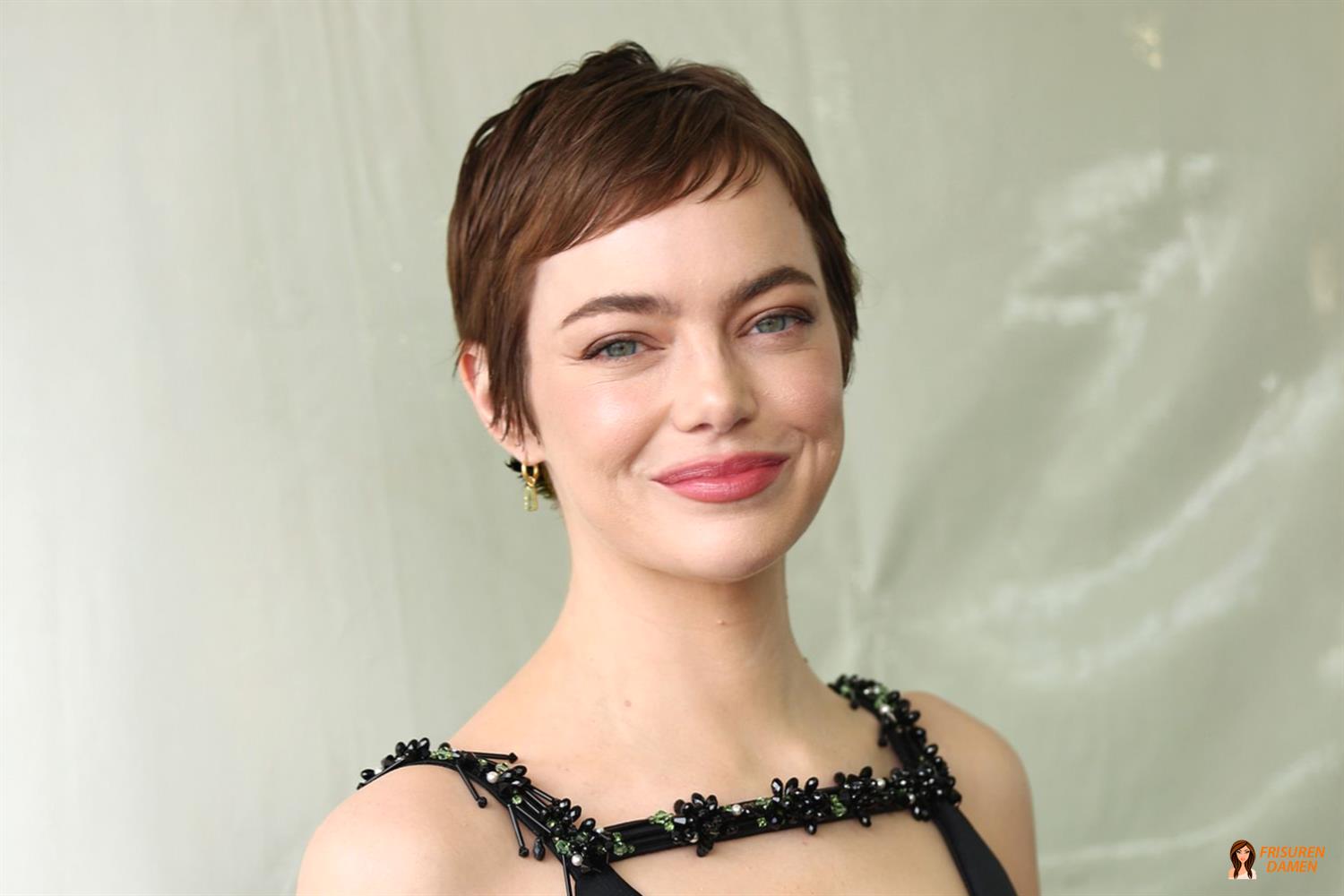 Moderne Haarschnitte für runde Gesichter im Jahr 2026