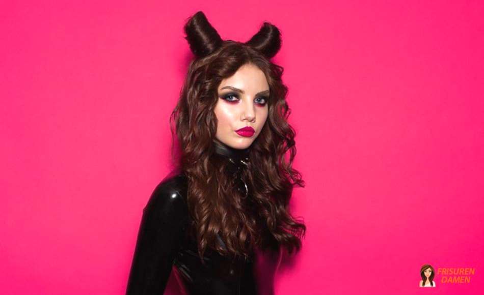 Teufelshörner – einfache Halloween-Frisur für Frauen