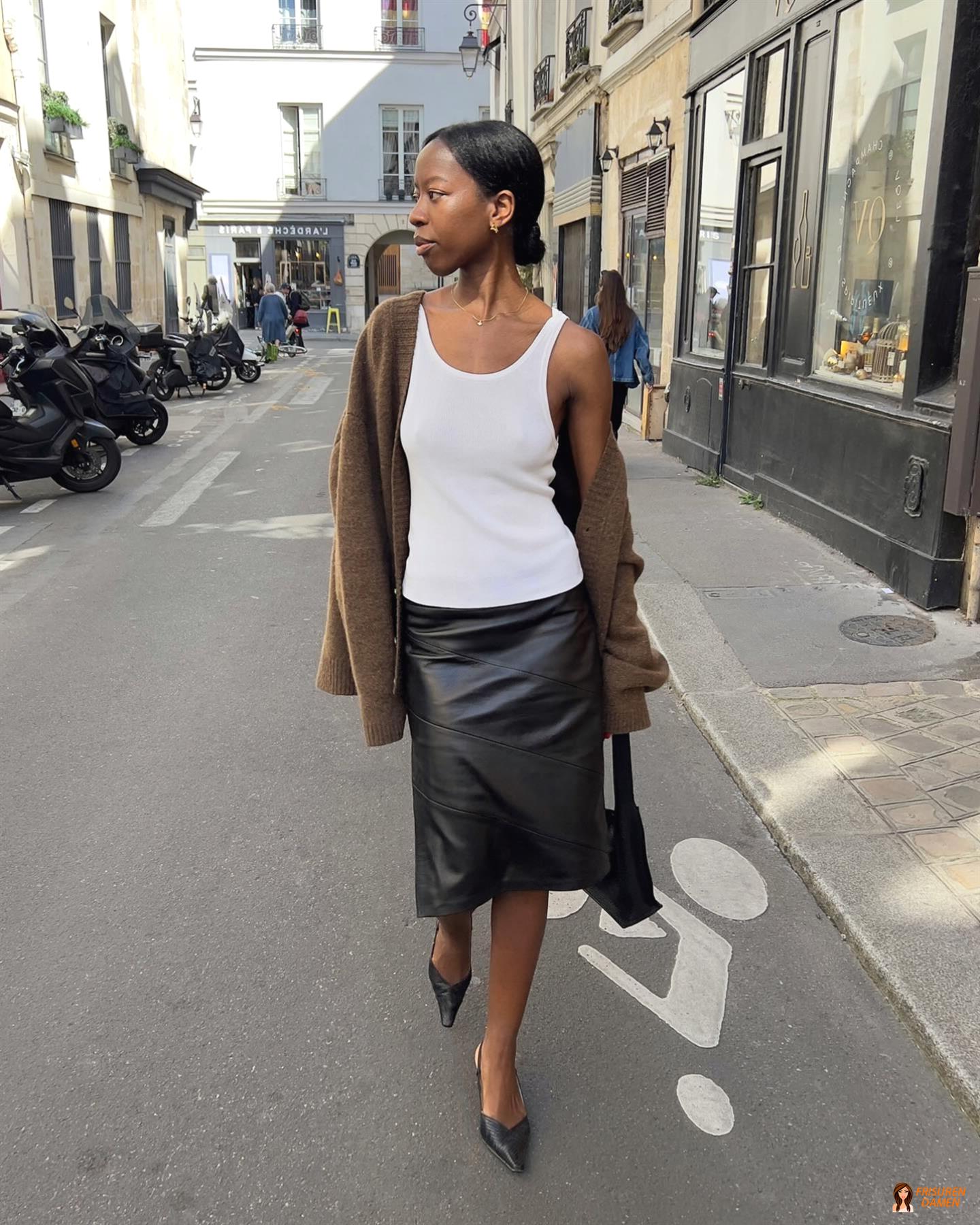 Tiefsitzender Dutt als elegante Sommerfrisur