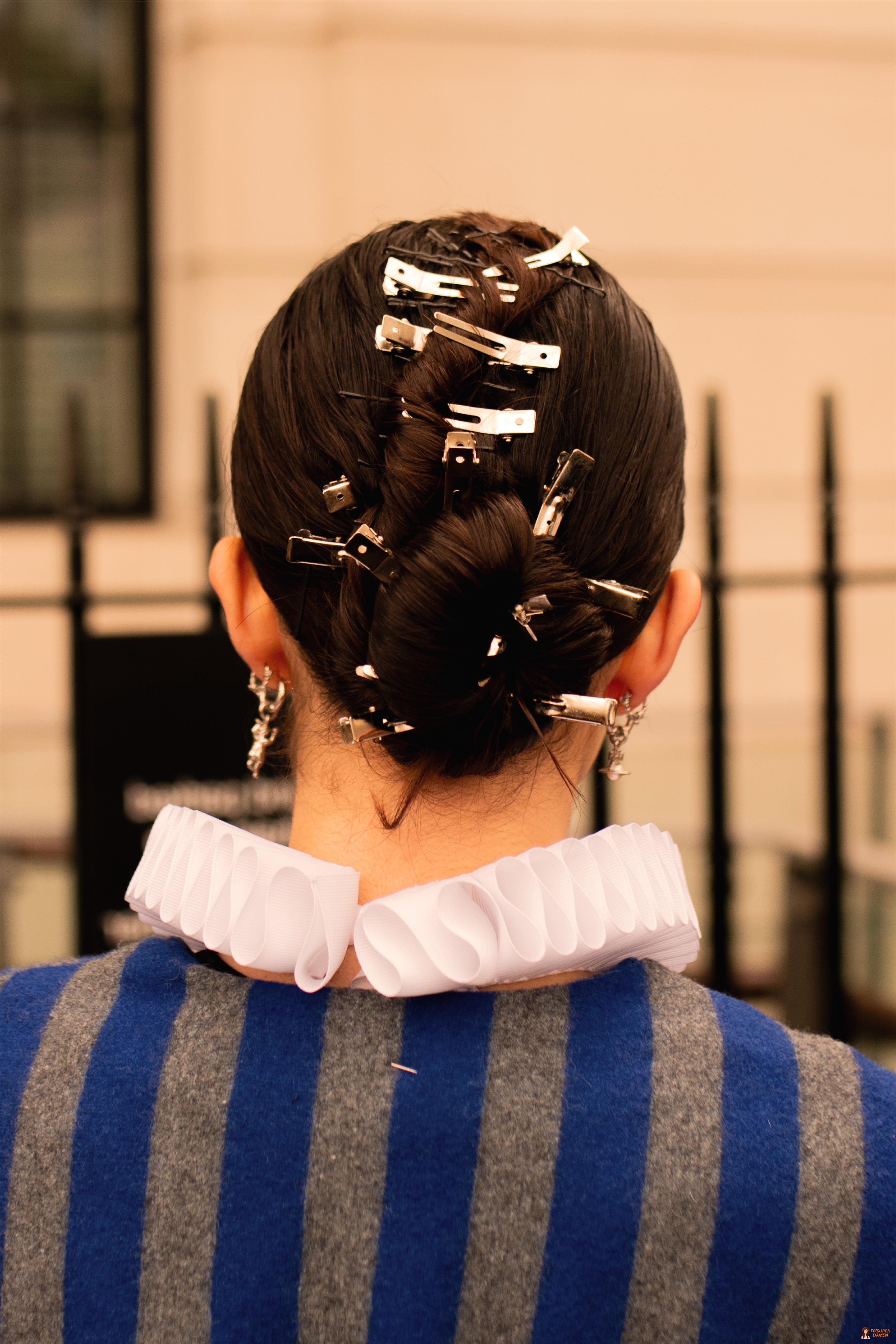 Wickelfrisur mit variabler Struktur